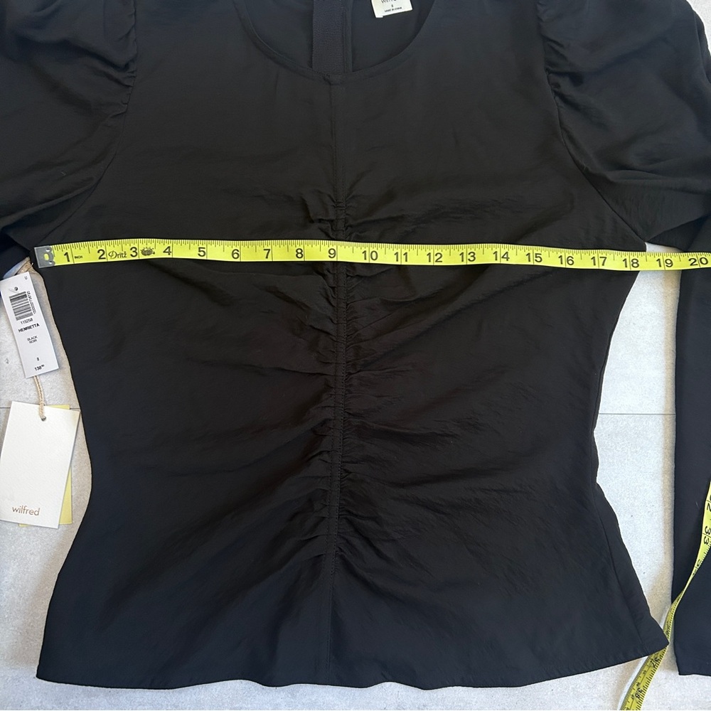NWT Aritzia Wilfred Henrietta Blouse Black Ruched Puff Sleeve Size 8 - Picture 12 of 16
